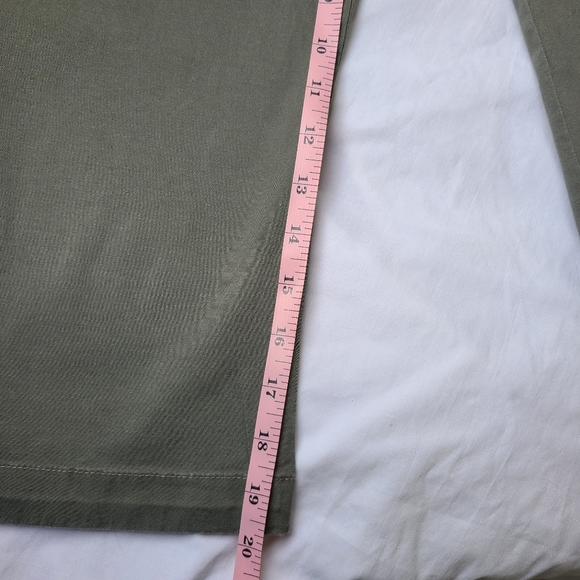 Gloria Vanderbilt Anya Capri Cargo Pants. Sage Green Size 8 - Picture 12 of 14
